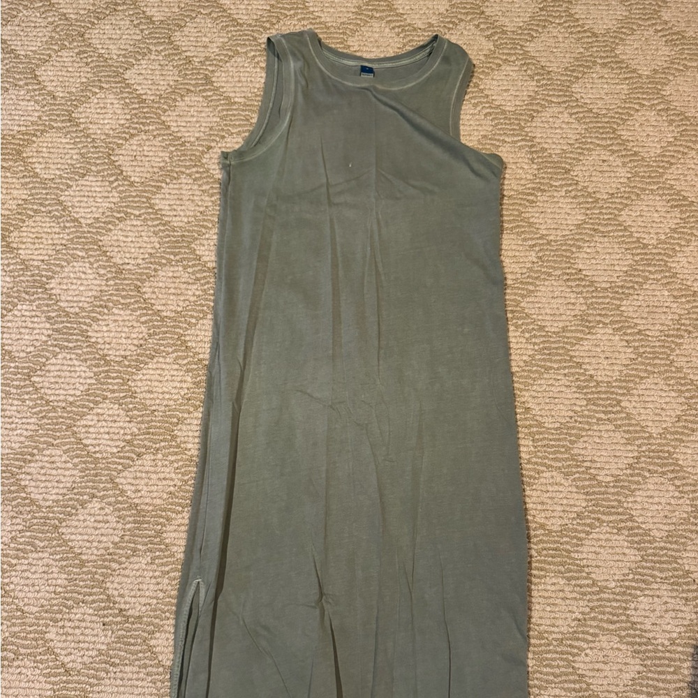 Old Navy Sleeveless Midi Dress in Olive